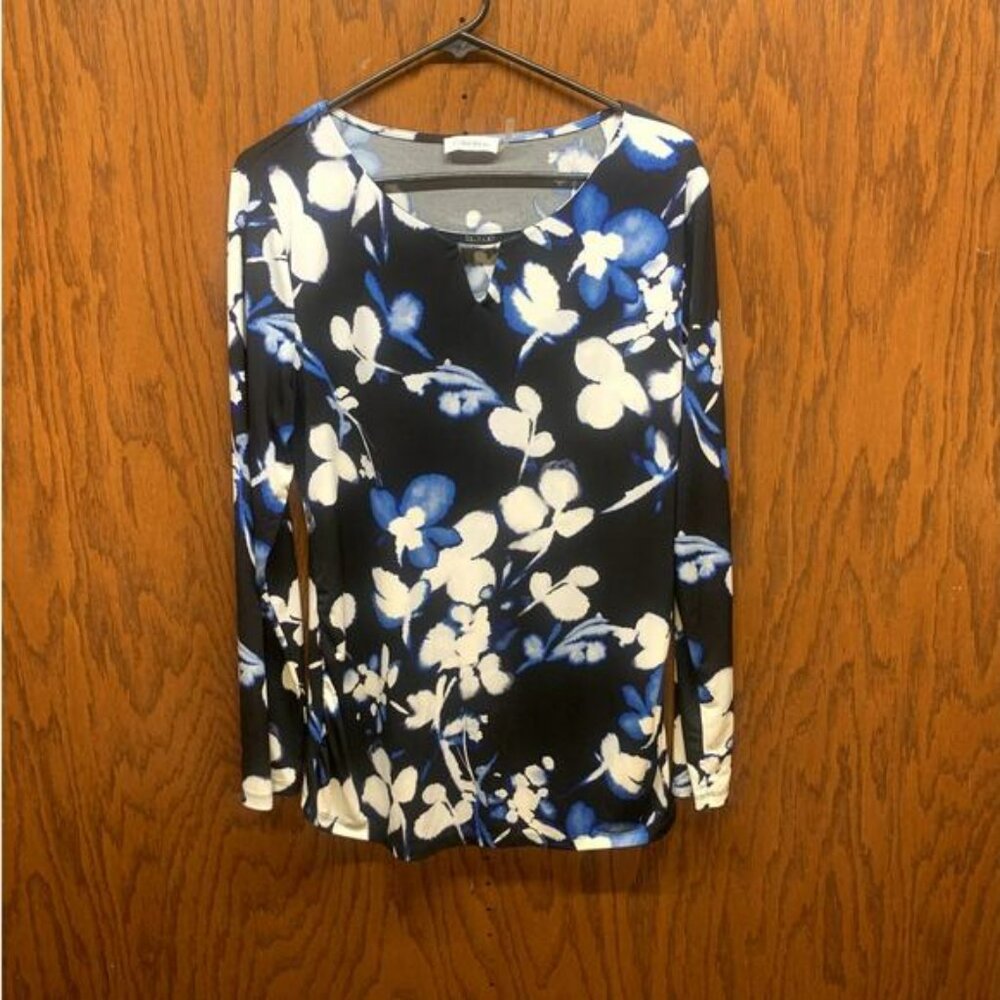 Floral Long-Sleeve Keyhole Top - Blue & White